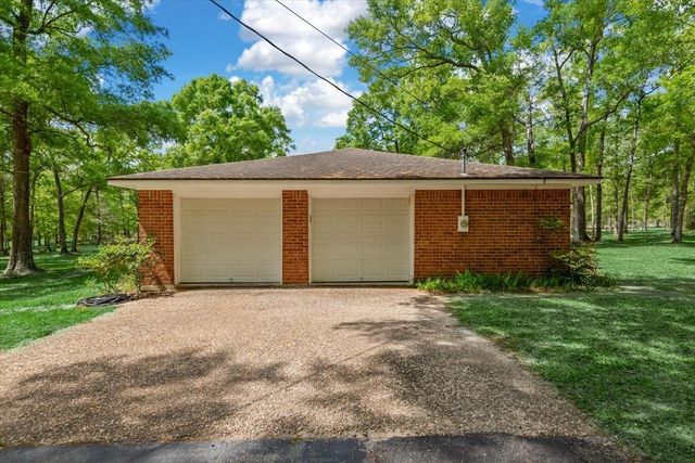 10267 Pineridge Drive, Conroe, TX 77303