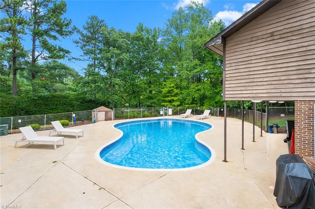 2508 Cottage Place, Greensboro, NC 27455