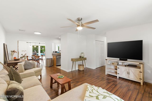 26 Ravenwood Boulevard, Barnegat, NJ 08005