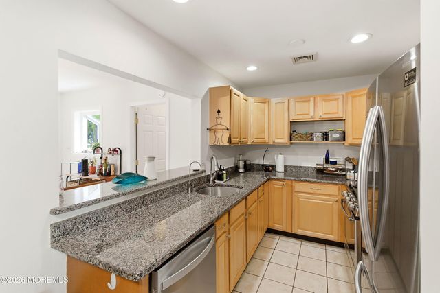 26 Ravenwood Boulevard, Barnegat, NJ 08005