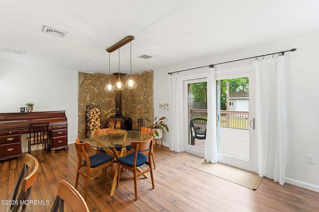 26 Ravenwood Boulevard, Barnegat, NJ 08005