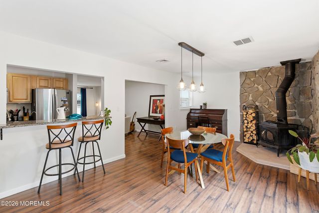 26 Ravenwood Boulevard, Barnegat, NJ 08005