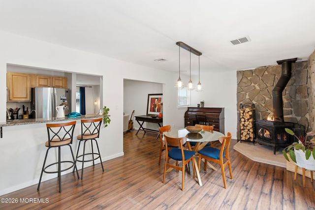 26 Ravenwood Boulevard, Barnegat, NJ 08005