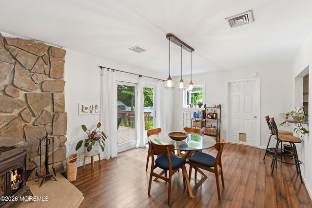 26 Ravenwood Boulevard, Barnegat, NJ 08005