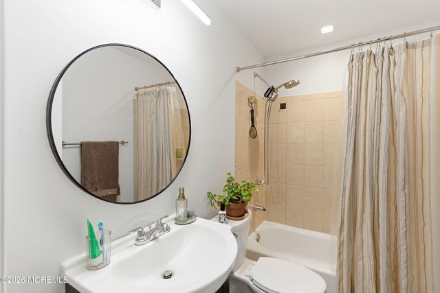 26 Ravenwood Boulevard, Barnegat, NJ 08005