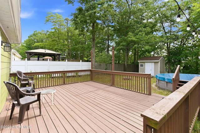 26 Ravenwood Boulevard, Barnegat, NJ 08005