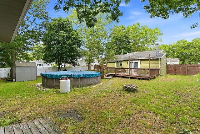 26 Ravenwood Boulevard, Barnegat, NJ 08005