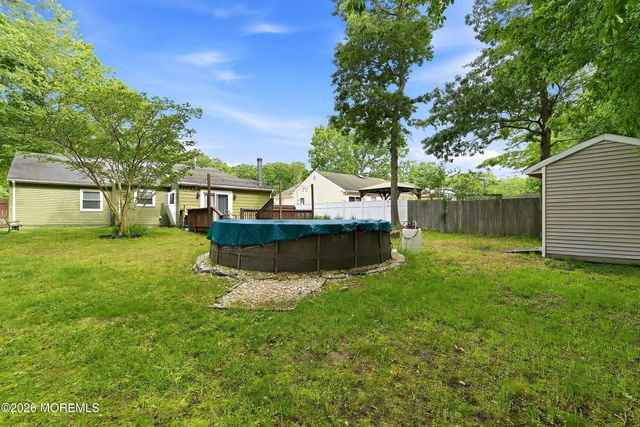 26 Ravenwood Boulevard, Barnegat, NJ 08005