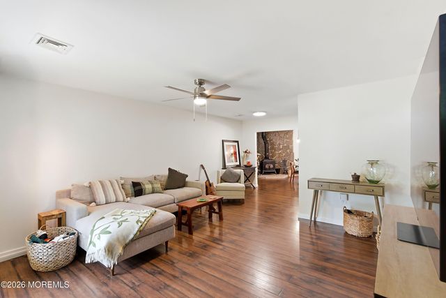 26 Ravenwood Boulevard, Barnegat, NJ 08005