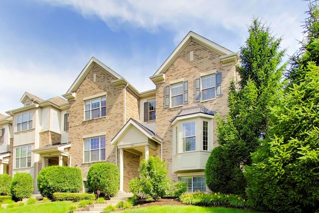 1910 Dauntless Drive, Glenview, IL 60026