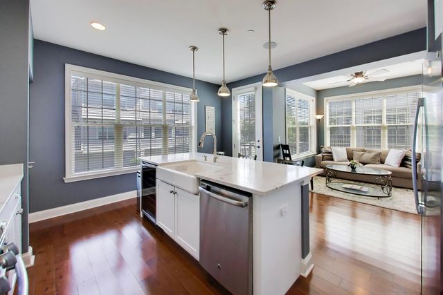 1910 Dauntless Drive, Glenview, IL 60026