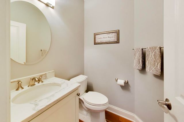 1910 Dauntless Drive, Glenview, IL 60026