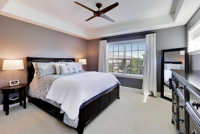 1910 Dauntless Drive, Glenview, IL 60026