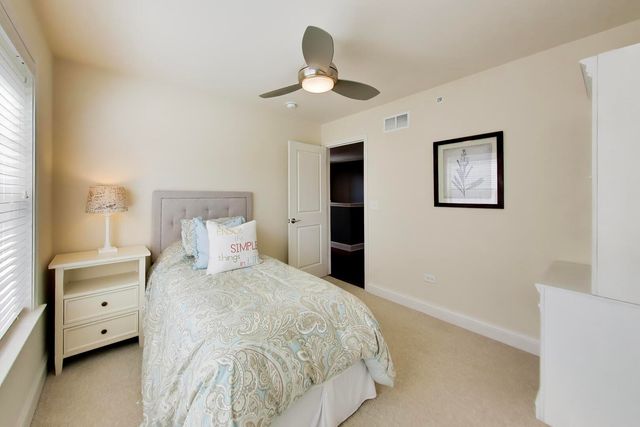 1910 Dauntless Drive, Glenview, IL 60026