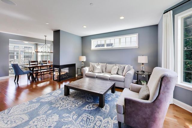 1910 Dauntless Drive, Glenview, IL 60026
