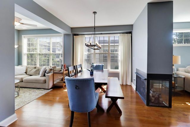 1910 Dauntless Drive, Glenview, IL 60026