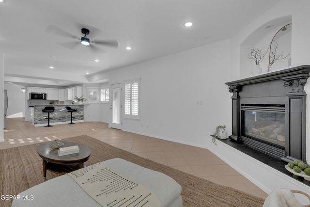 4236 LOMA TAURINA Drive, El Paso, TX 79934