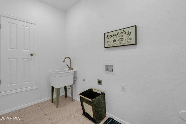 4236 LOMA TAURINA Drive, El Paso, TX 79934