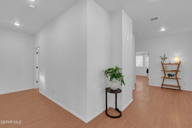 4236 LOMA TAURINA Drive, El Paso, TX 79934