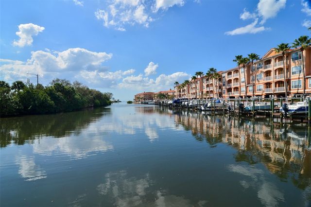 5000 CULBREATH KEY WAY 8206, Tampa, FL 33611