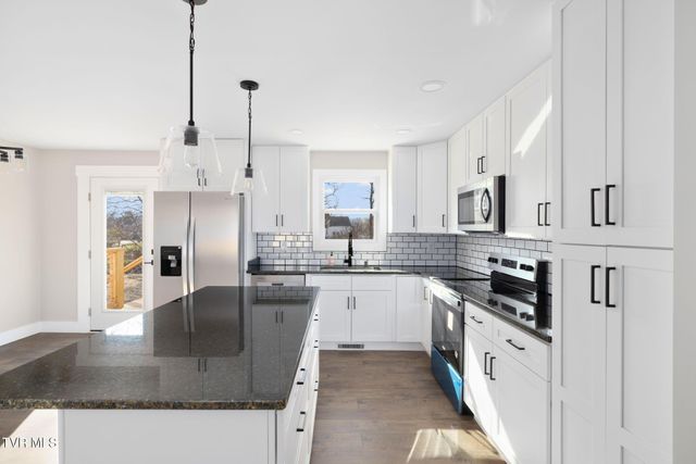 137 Meadow Lark Lane, Bluff City, TN 37618