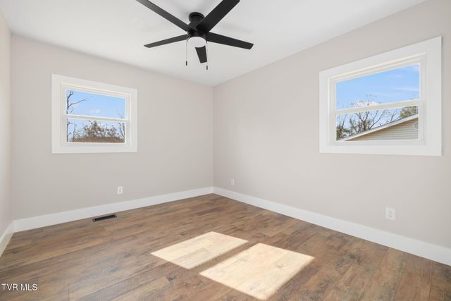 137 Meadow Lark Lane, Bluff City, TN 37618