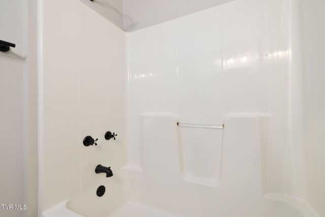 137 Meadow Lark Lane, Bluff City, TN 37618