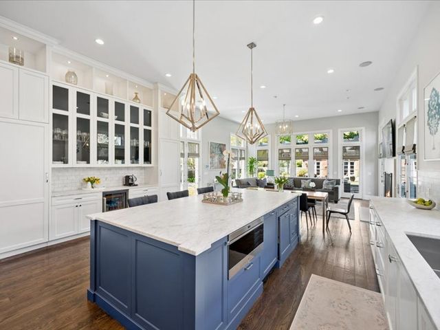 1241 ASH Street, Winnetka, IL 60093