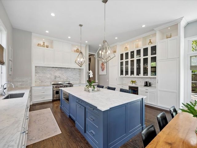 1241 ASH Street, Winnetka, IL 60093