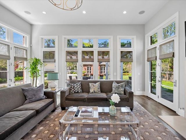 1241 ASH Street, Winnetka, IL 60093