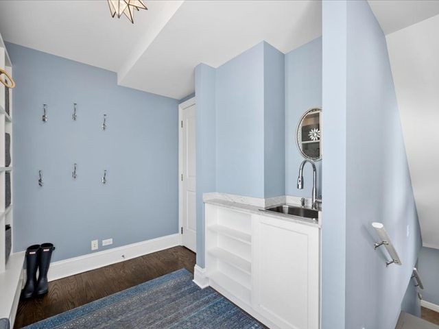 1241 ASH Street, Winnetka, IL 60093