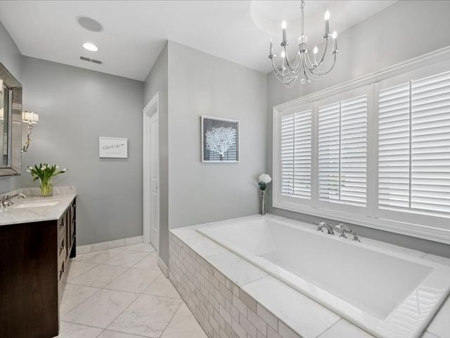 1241 ASH Street, Winnetka, IL 60093