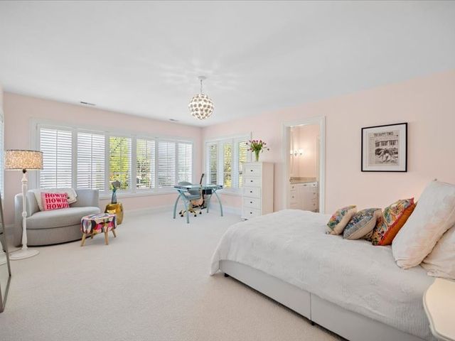 1241 ASH Street, Winnetka, IL 60093