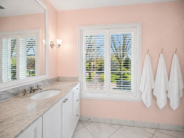 1241 ASH Street, Winnetka, IL 60093
