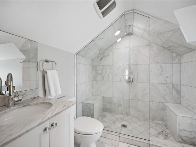 1241 ASH Street, Winnetka, IL 60093
