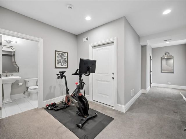 1241 ASH Street, Winnetka, IL 60093