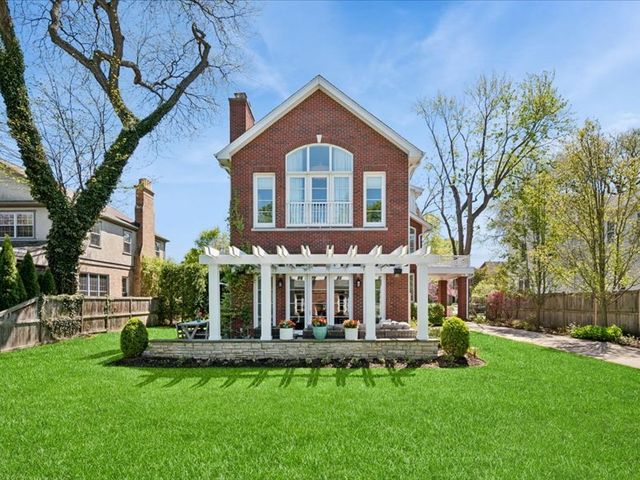 1241 ASH Street, Winnetka, IL 60093