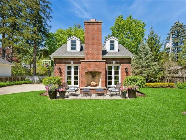 1241 ASH Street, Winnetka, IL 60093