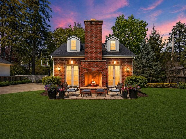 1241 ASH Street, Winnetka, IL 60093