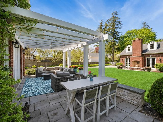 1241 ASH Street, Winnetka, IL 60093