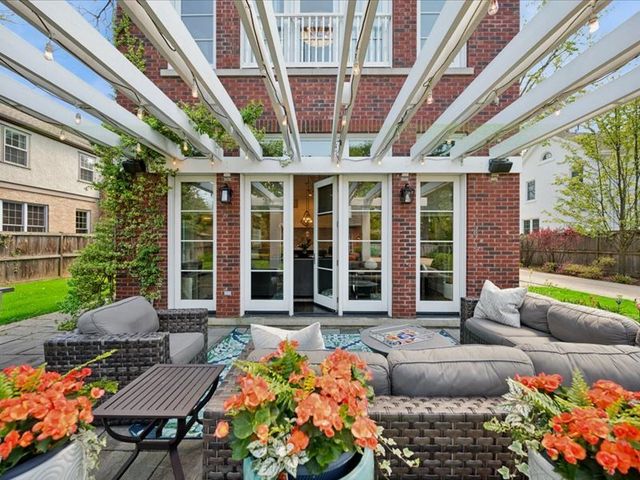 1241 ASH Street, Winnetka, IL 60093