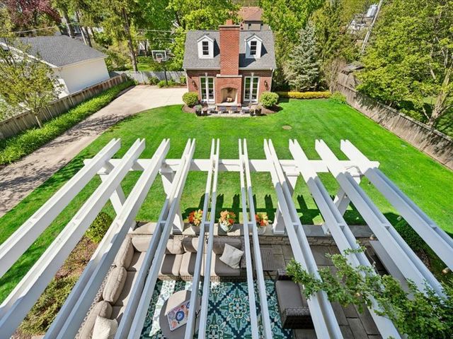 1241 ASH Street, Winnetka, IL 60093