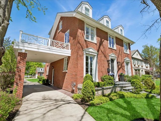 1241 ASH Street, Winnetka, IL 60093