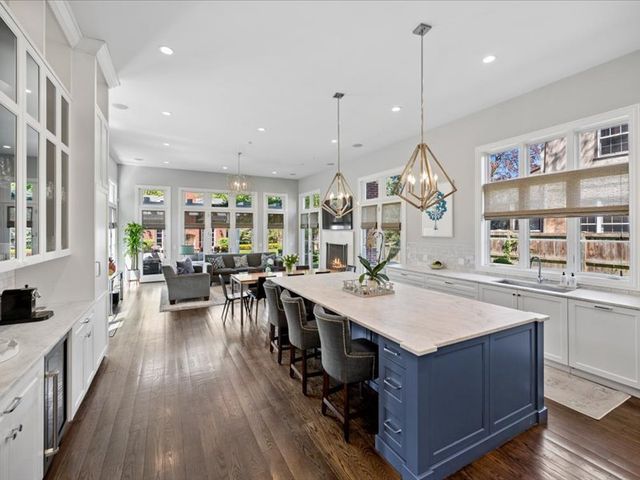 1241 ASH Street, Winnetka, IL 60093