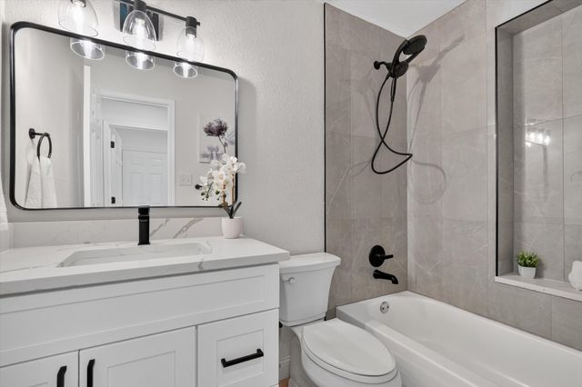2687 Creekside Way, Highland Village, TX 75077