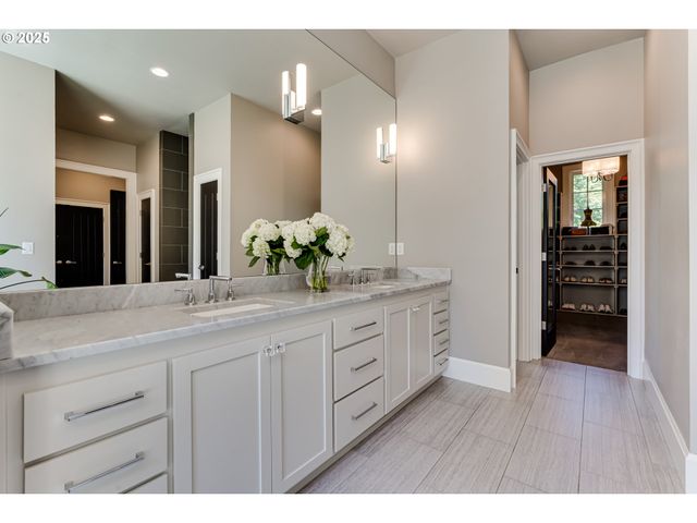 3944 LOS ALTOS Ln, Eugene, OR 97405