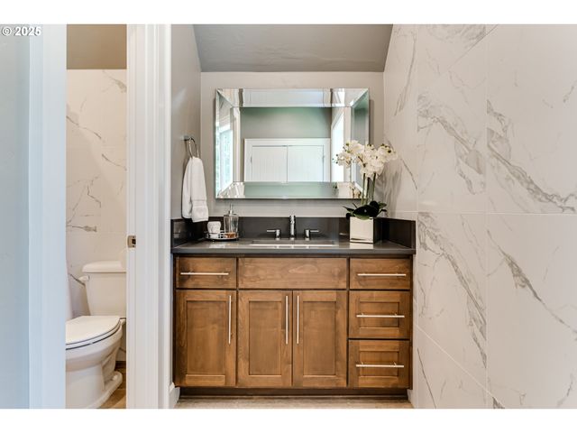 3944 LOS ALTOS Ln, Eugene, OR 97405