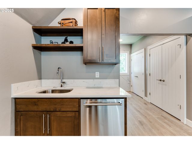 3944 LOS ALTOS Ln, Eugene, OR 97405