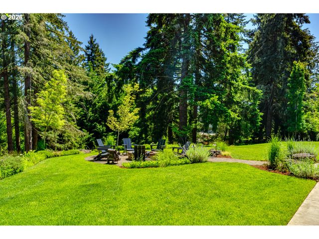 3944 LOS ALTOS Ln, Eugene, OR 97405