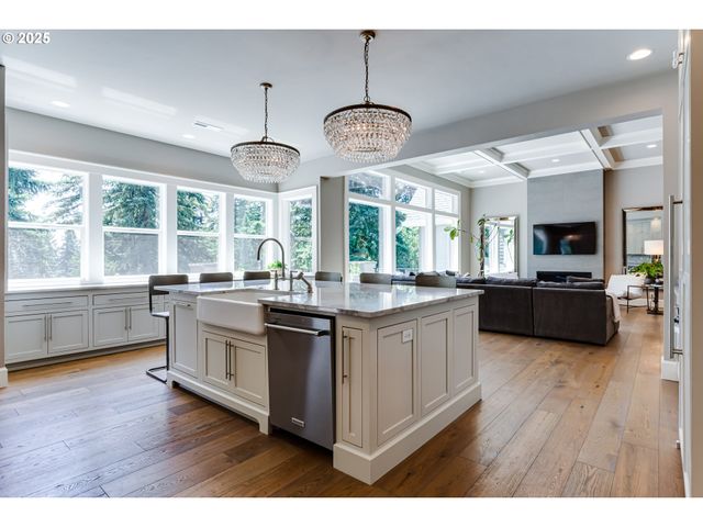 3944 LOS ALTOS Ln, Eugene, OR 97405